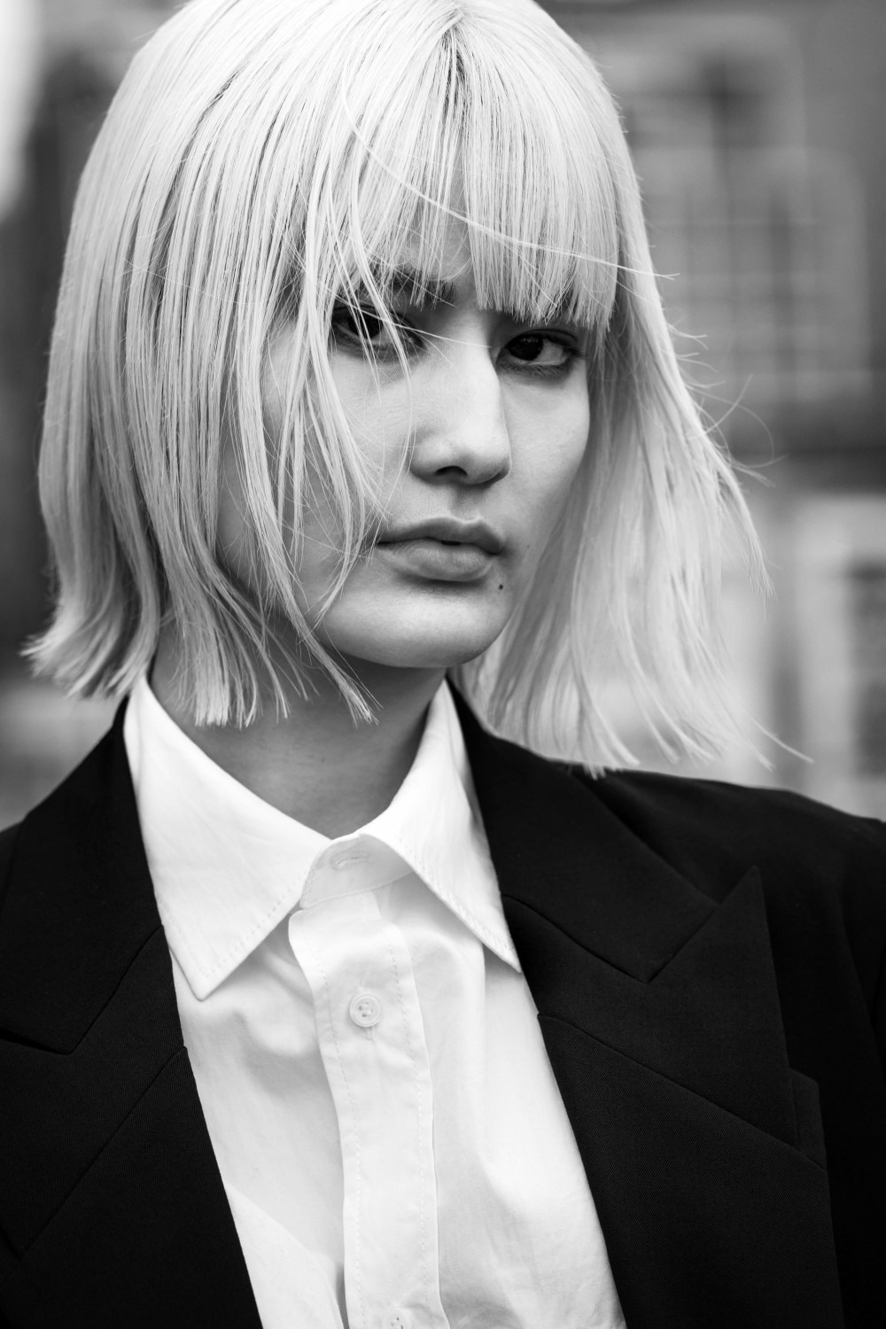 LOOK 02