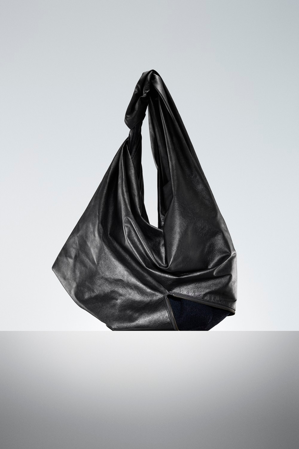 LOOK DRAPED ZIP BAG