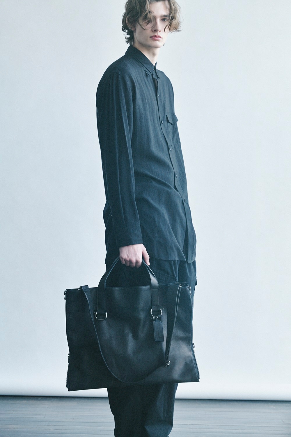 LOOK ZIPPER TOTE