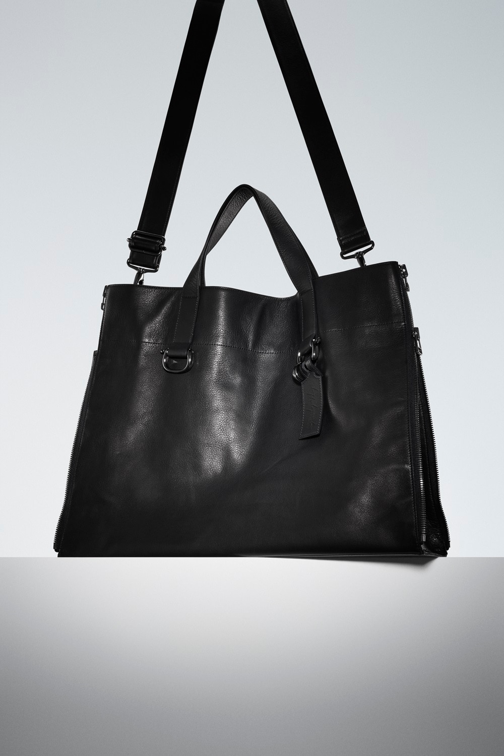 LOOK ZIPPER TOTE