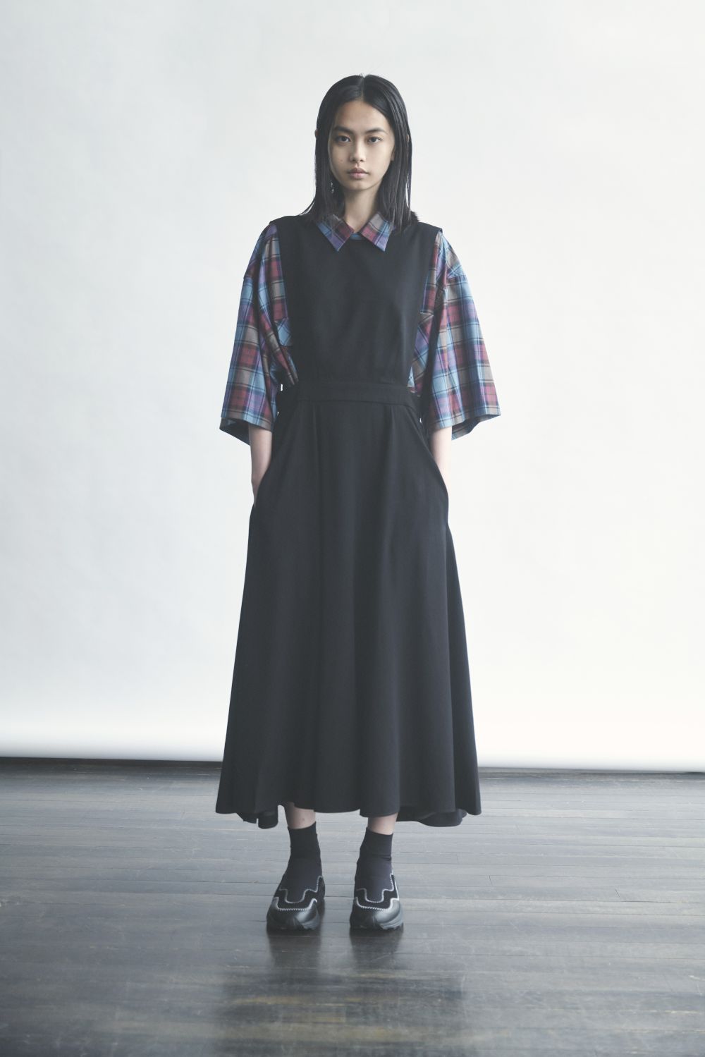LOOK 02