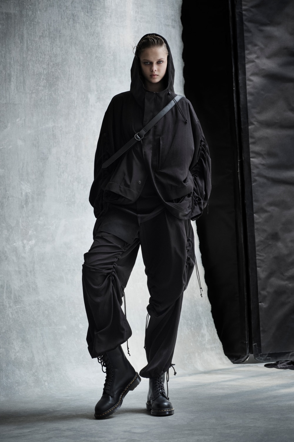 LOOK 19