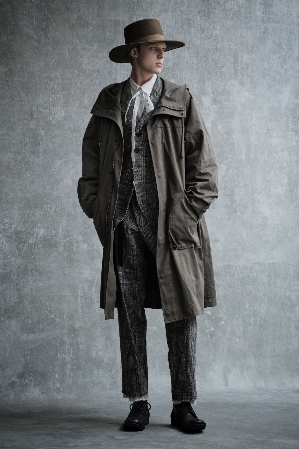 LOOK 06