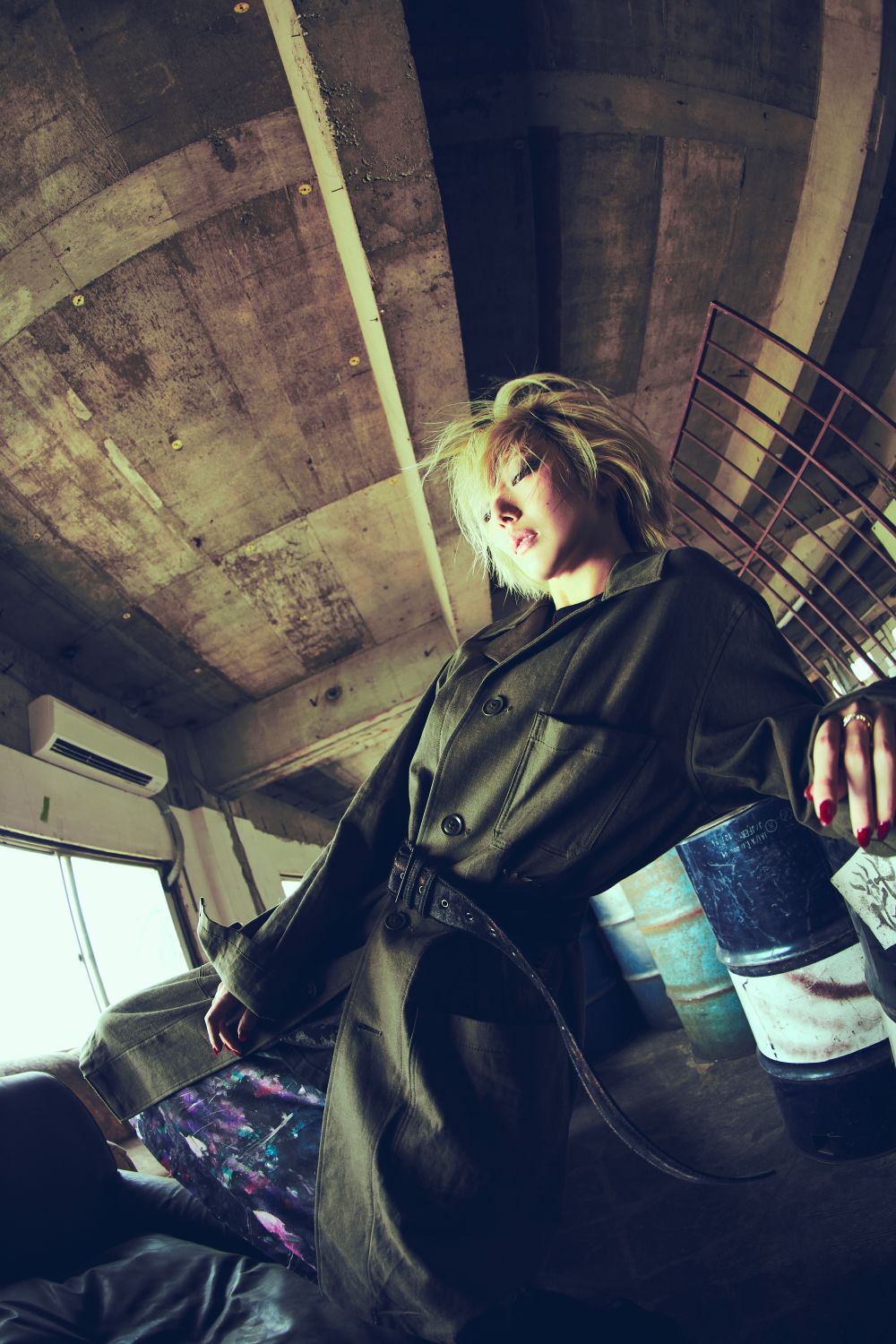 LOOK 01
