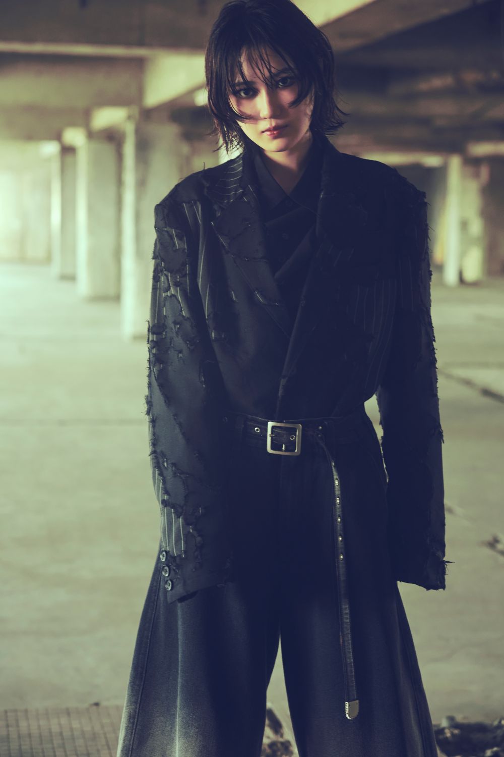 LOOK 02