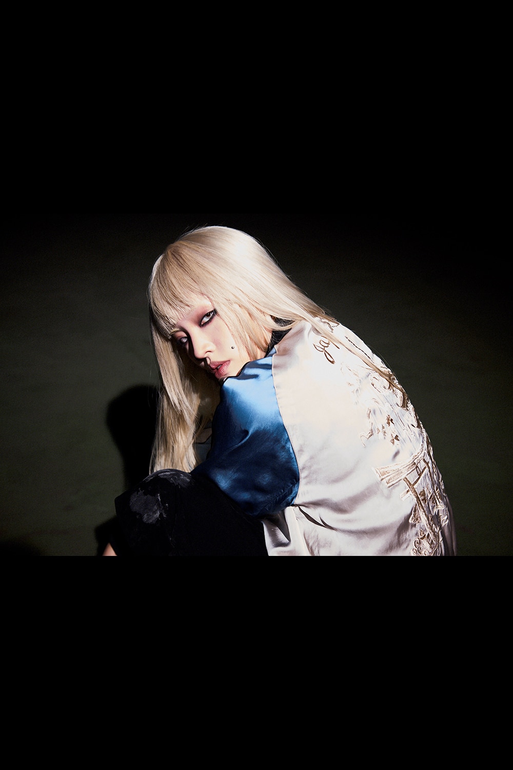 LOOK 04