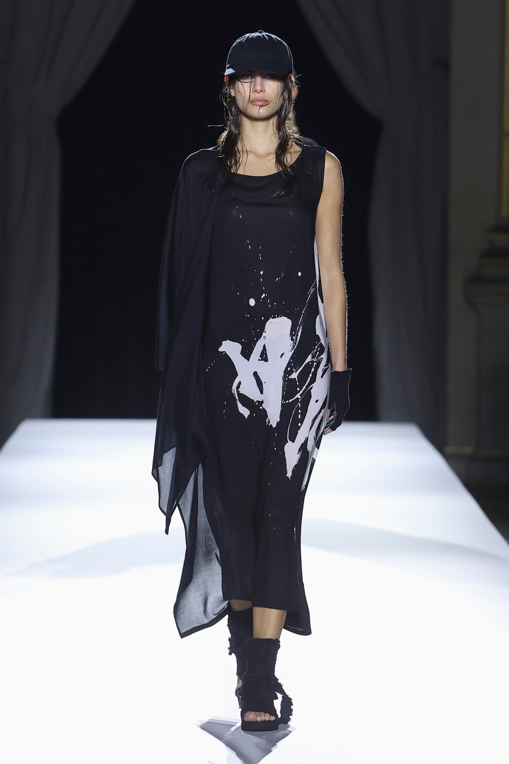 LOOK 02