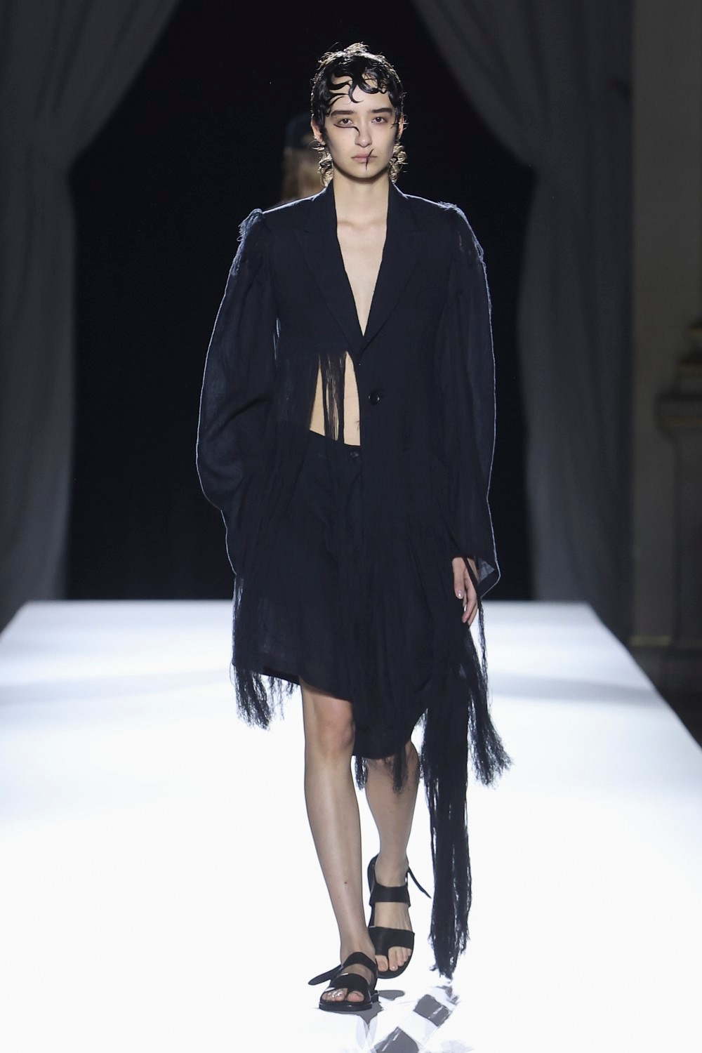 LOOK 05