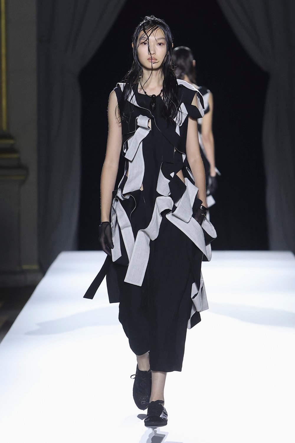LOOK 12