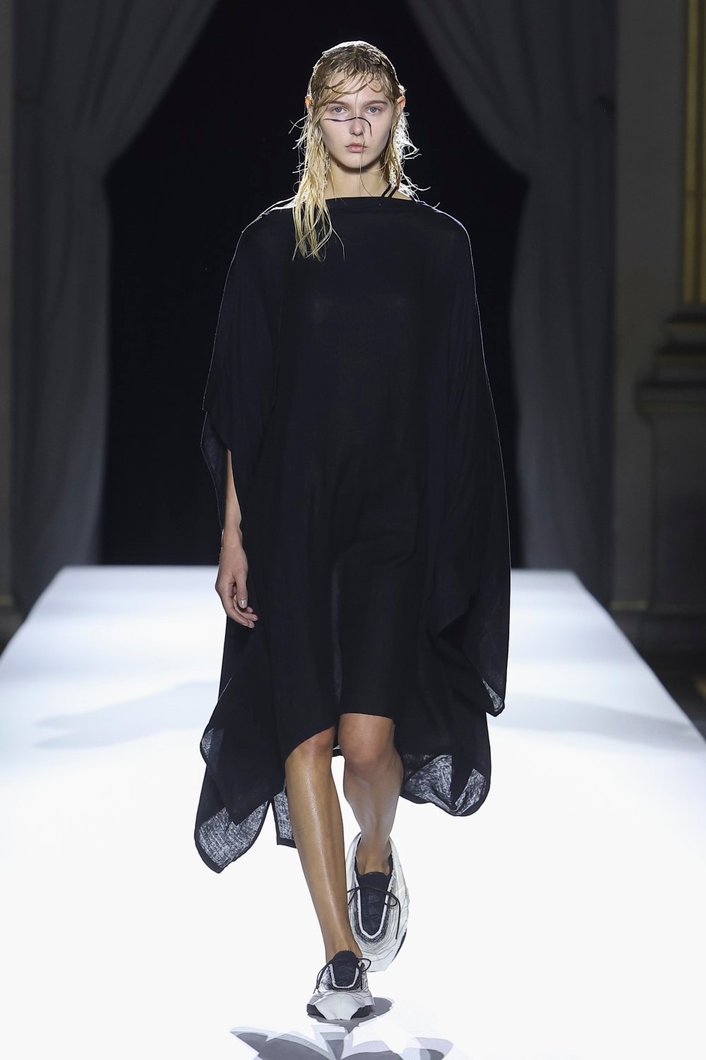 LOOK 18