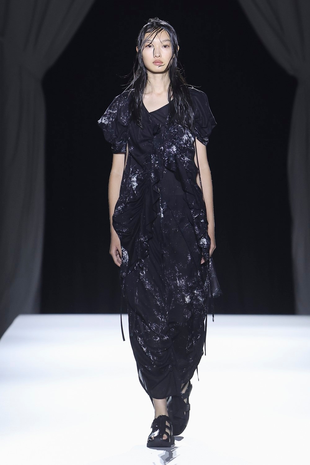 LOOK 34