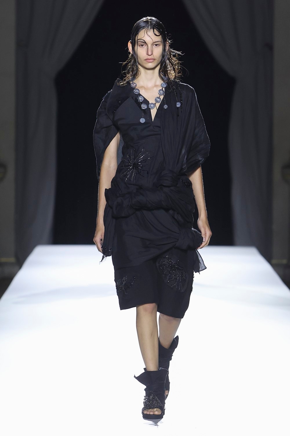 LOOK 38