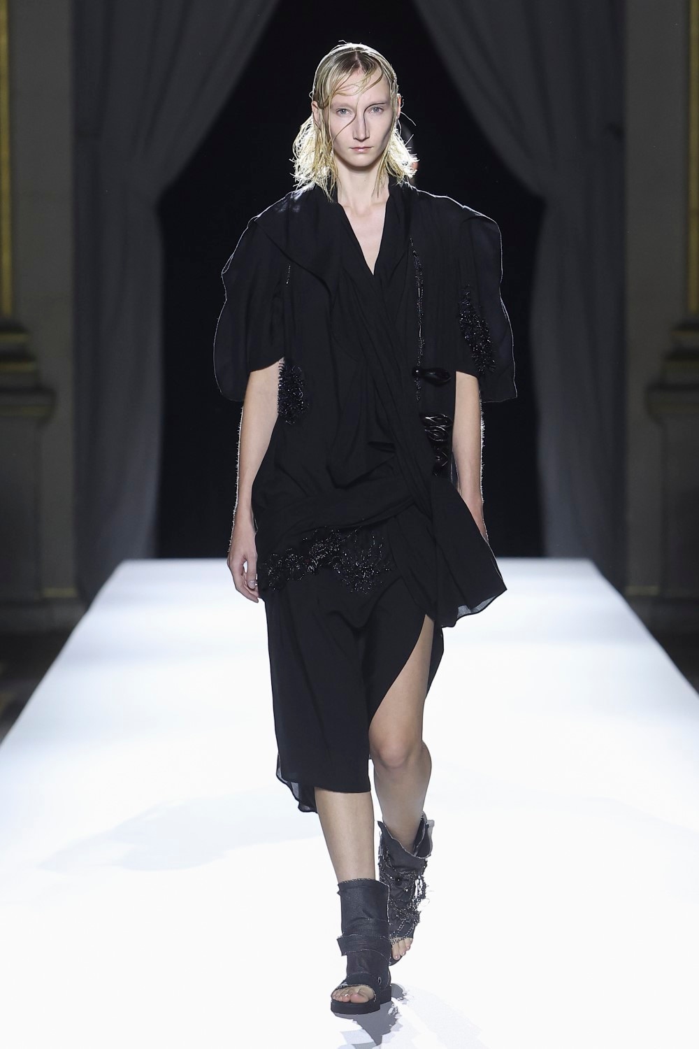 LOOK 39