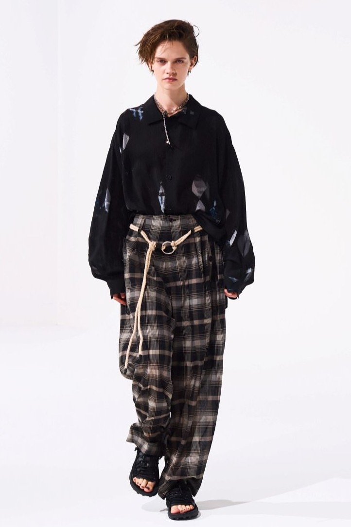 LOOK 32