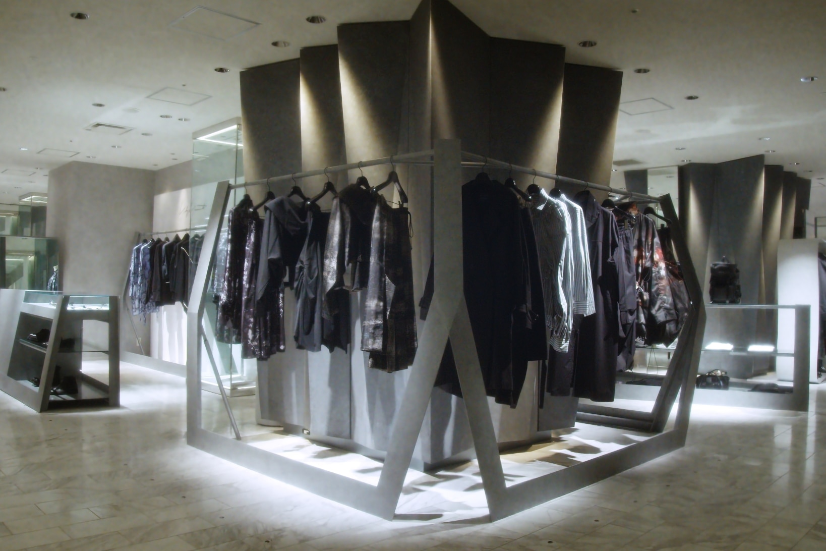 Yohji Yamamoto – ISETAN SHINJUKU Renewal Open