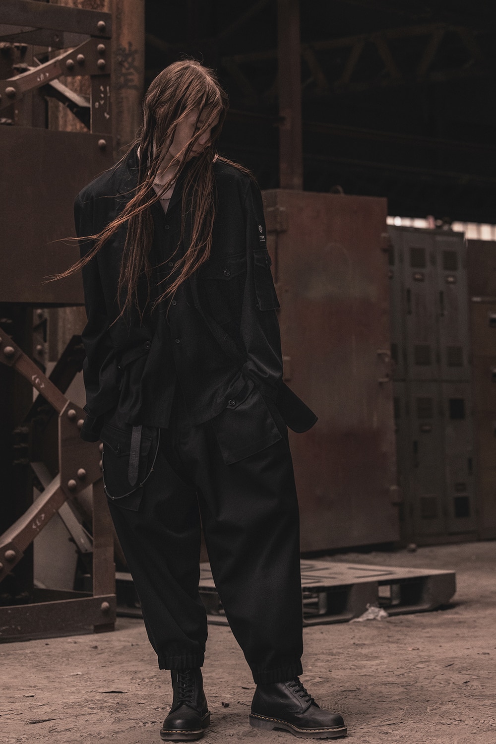 LOOK 01