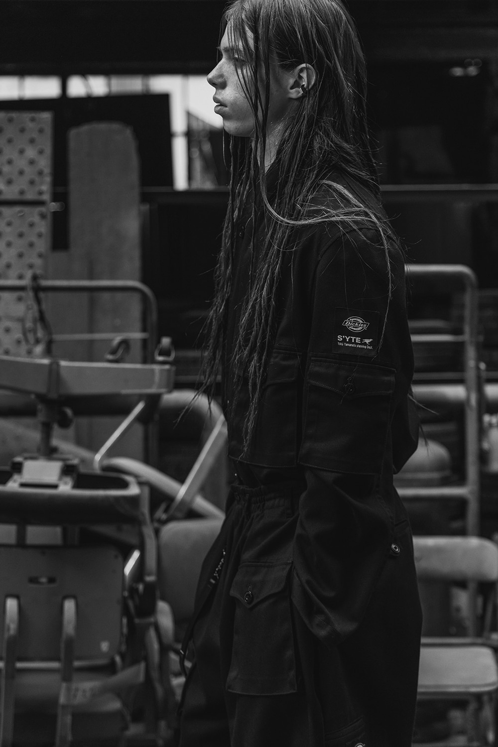 LOOK 02