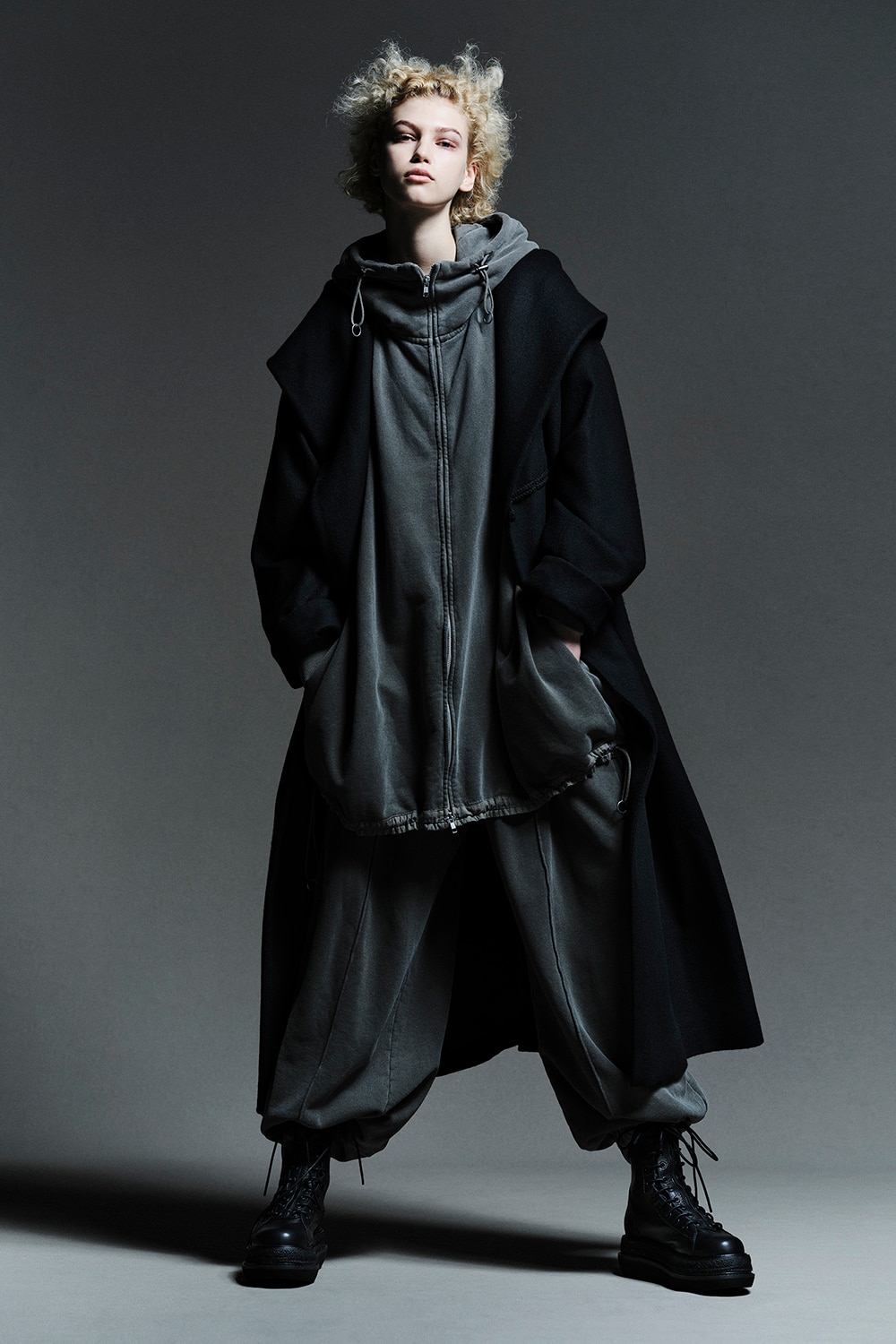 LOOK 02