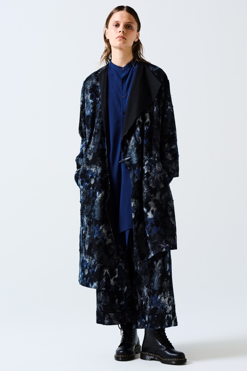 LOOK 02