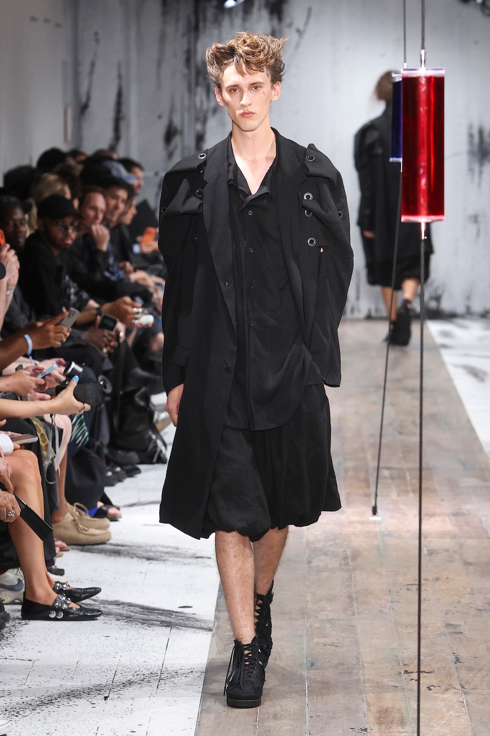 LOOK 03