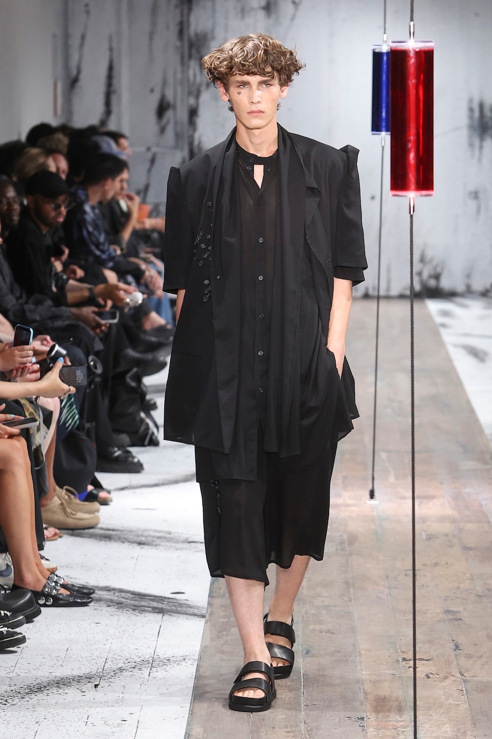 LOOK 04