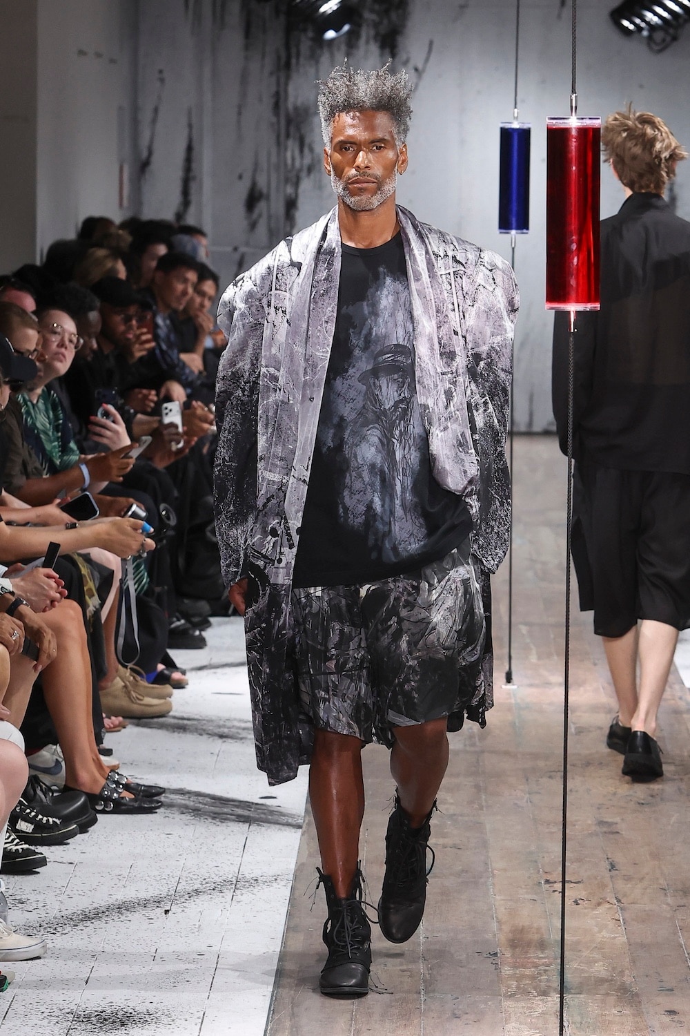 LOOK 06