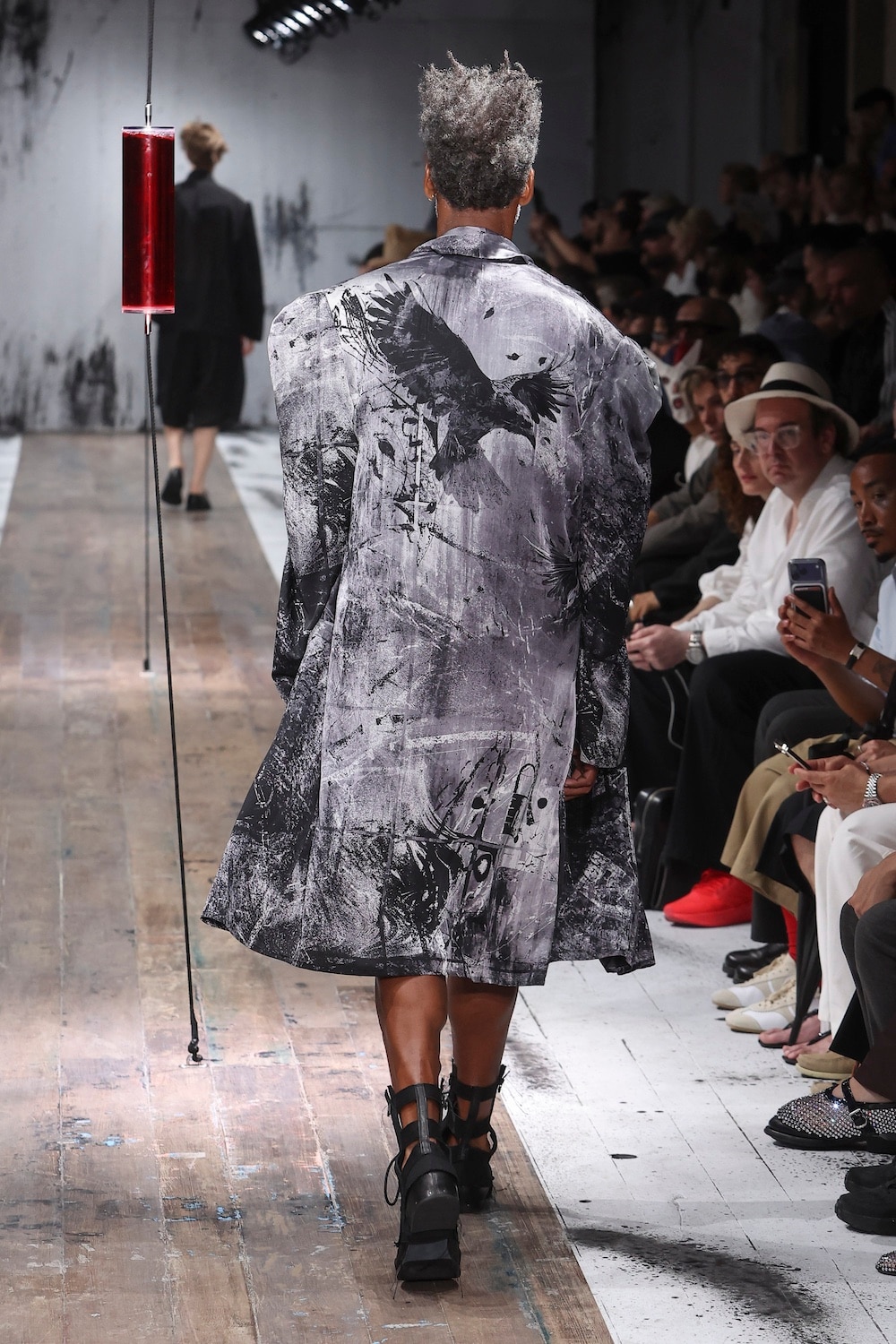 LOOK 06