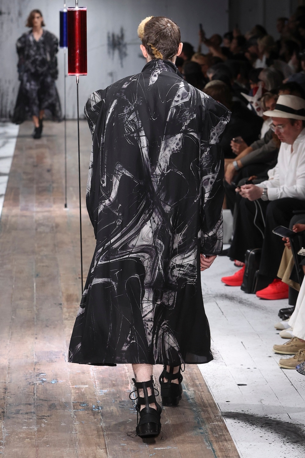 LOOK 08