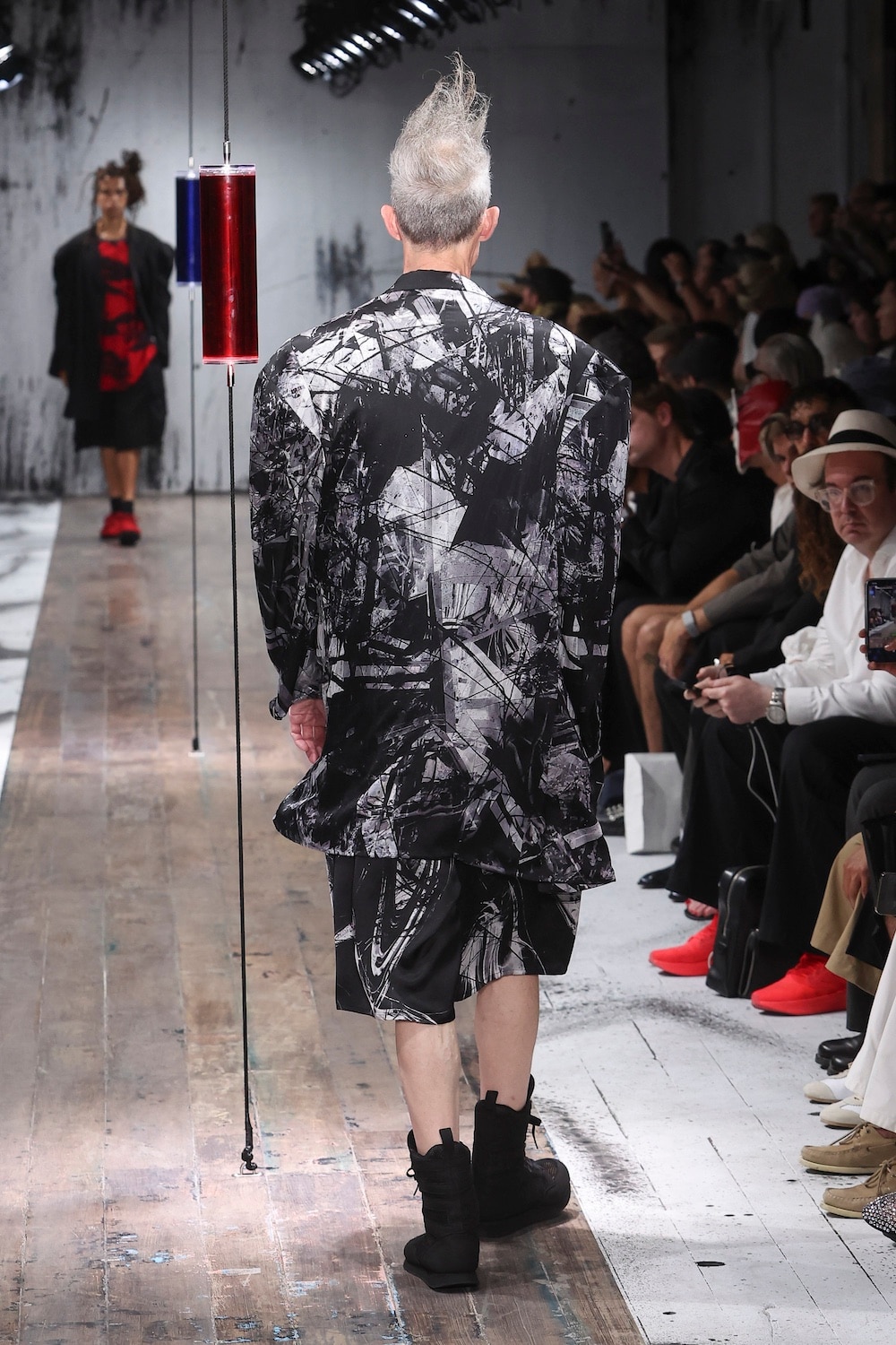 LOOK 10