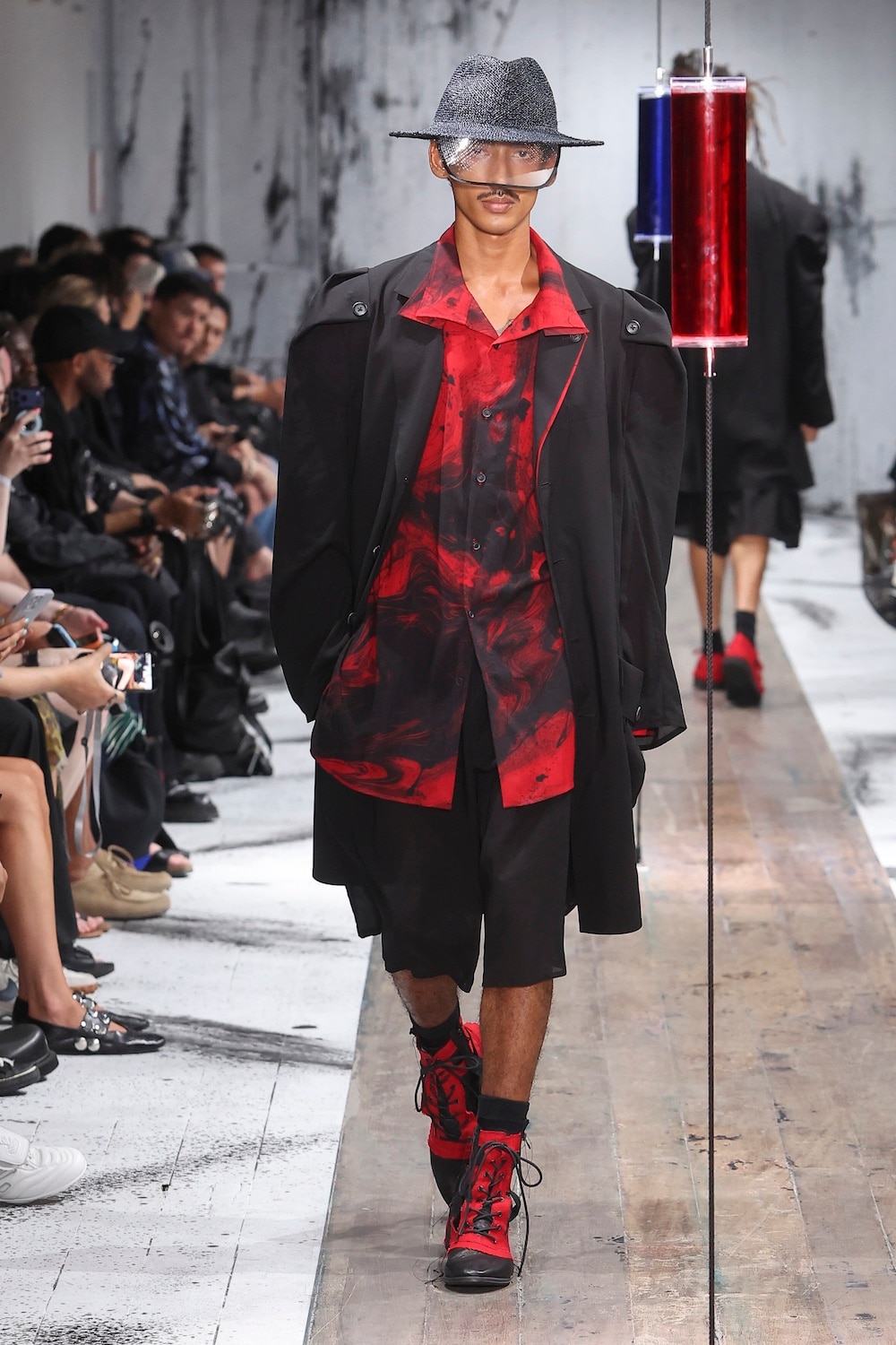 LOOK 12