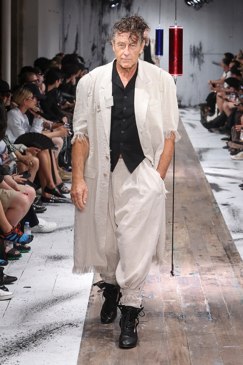 LOOK 18