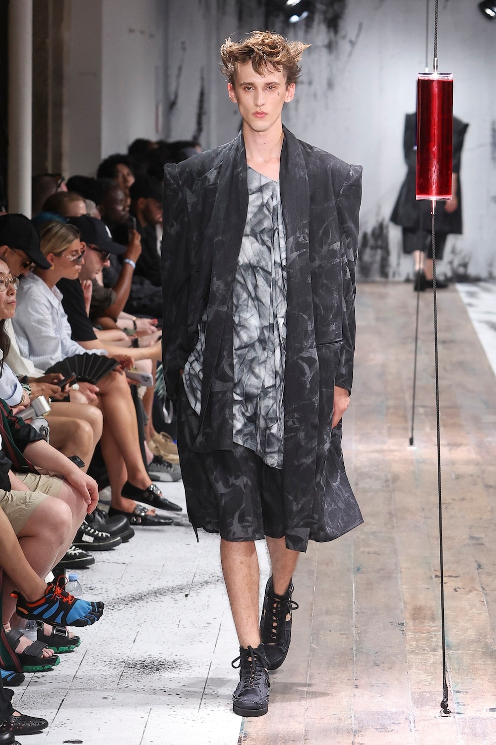 LOOK 22