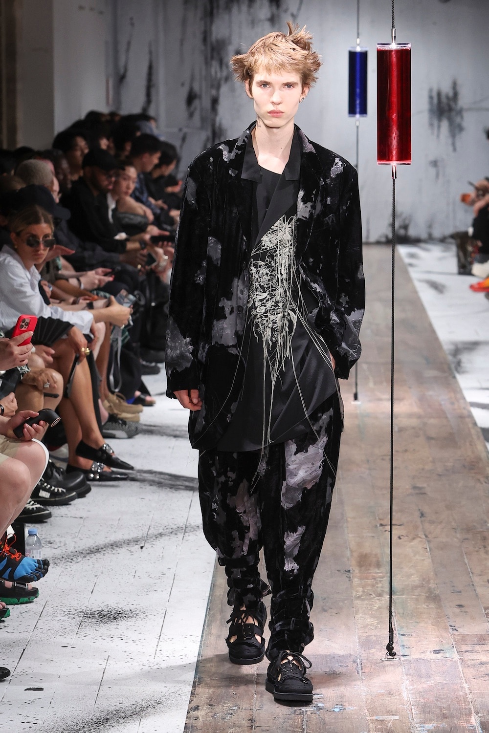 LOOK 23