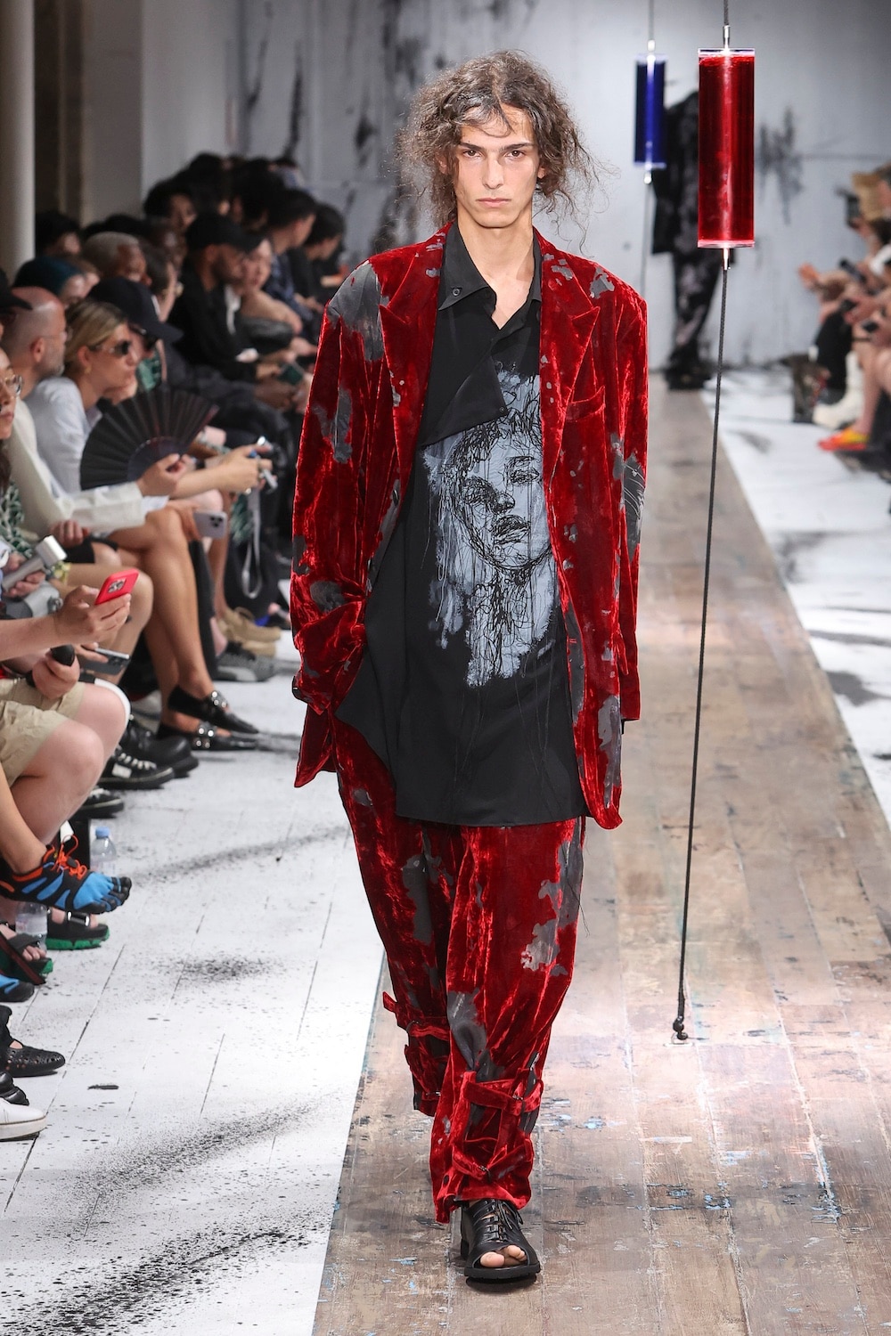 LOOK 24