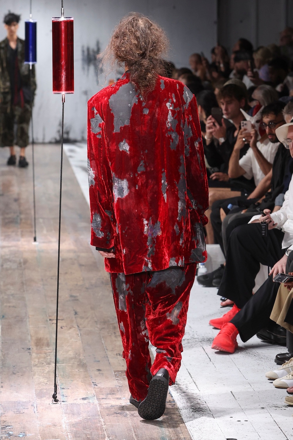 LOOK 24