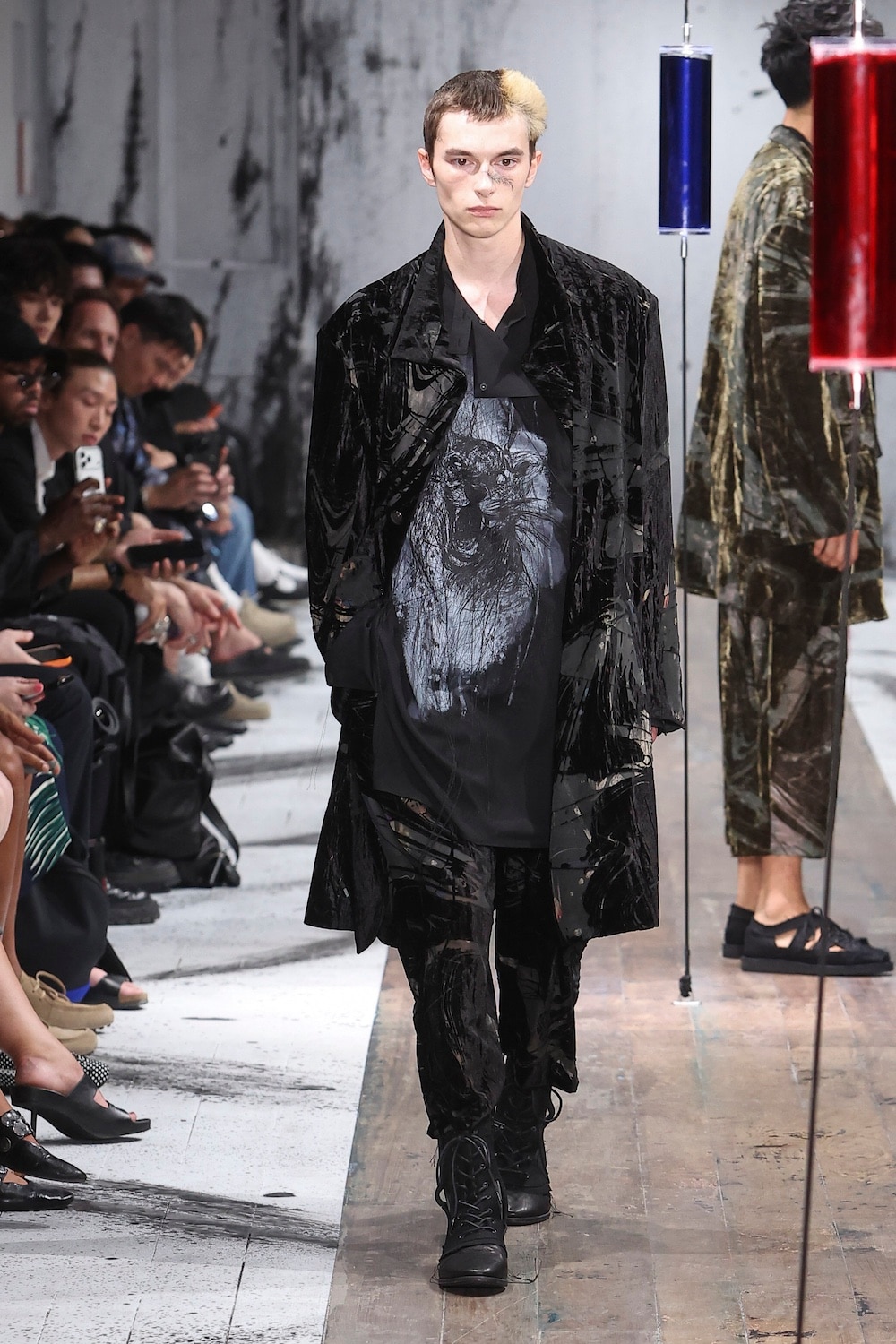 LOOK 26