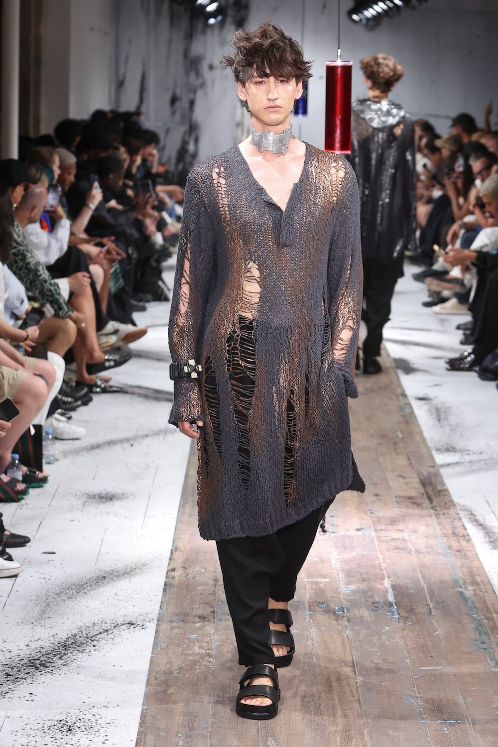 LOOK 28