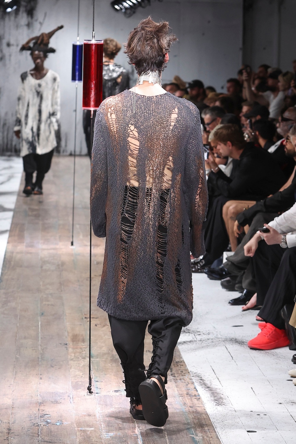 LOOK 28