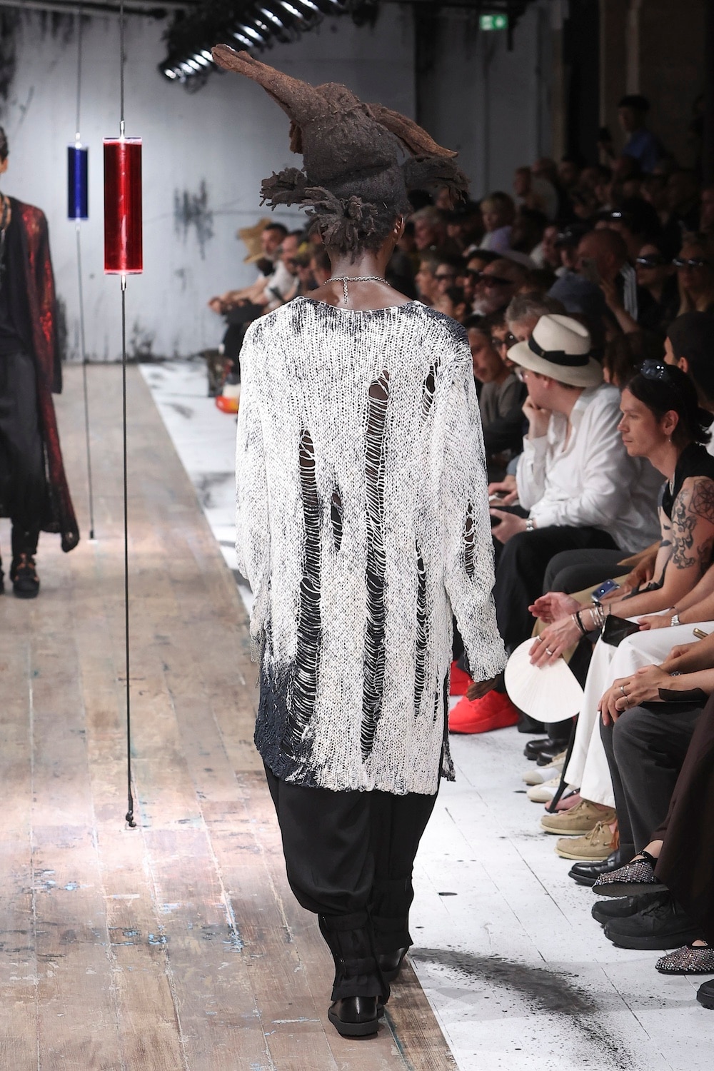 LOOK 29