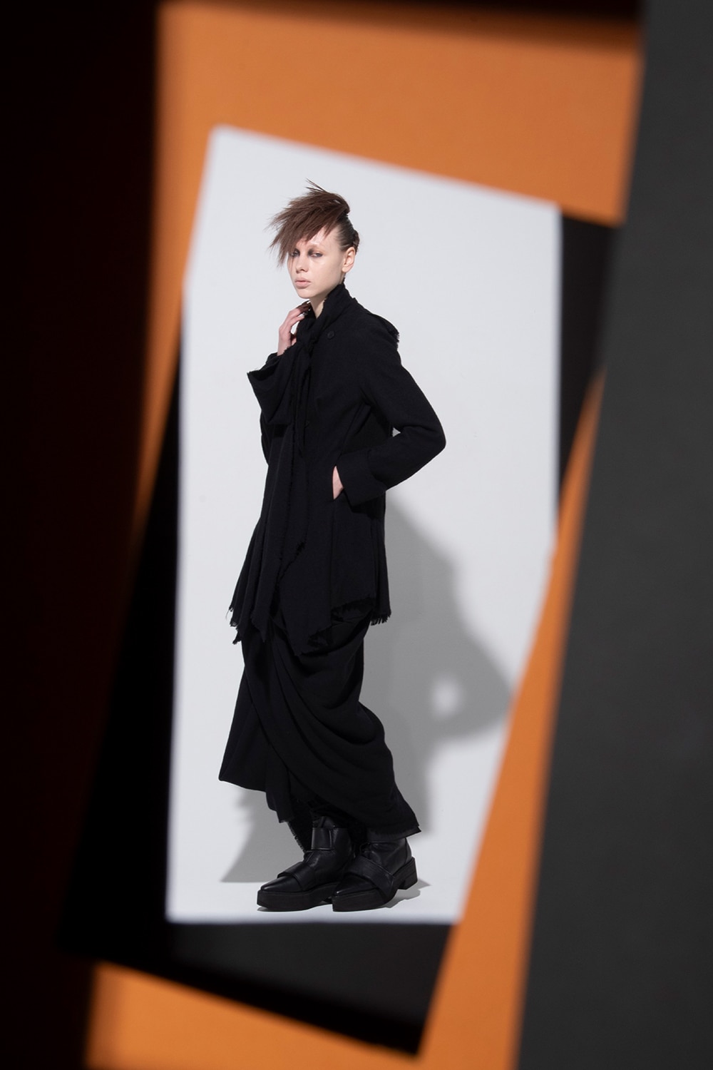LOOK 01