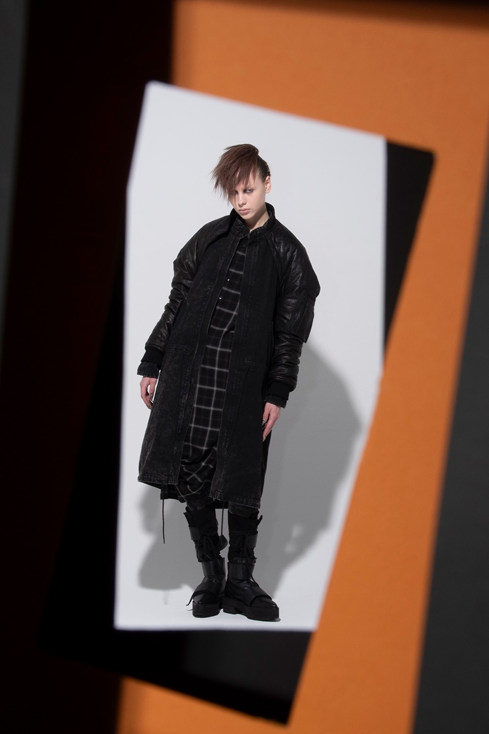 LOOK 02