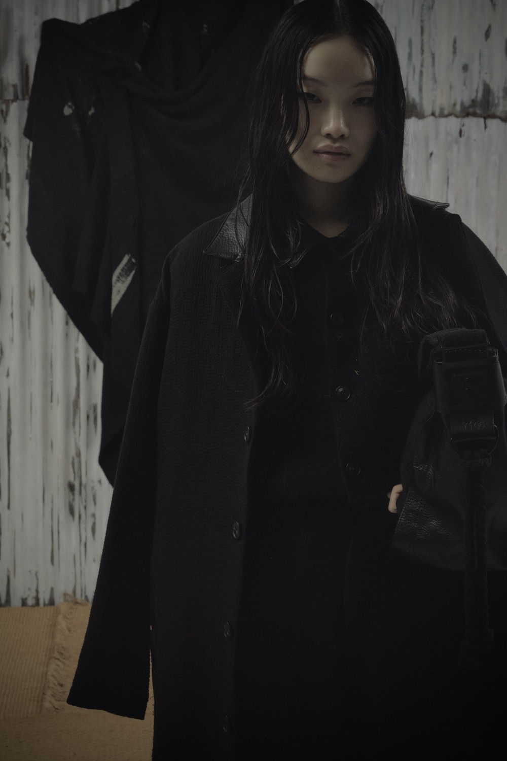 LOOK 01