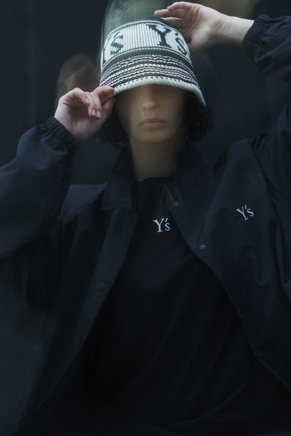 LOOK 01