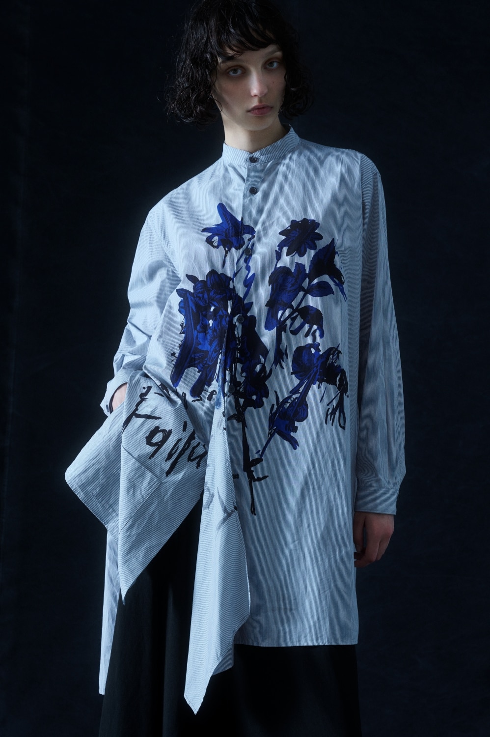 LOOK 01