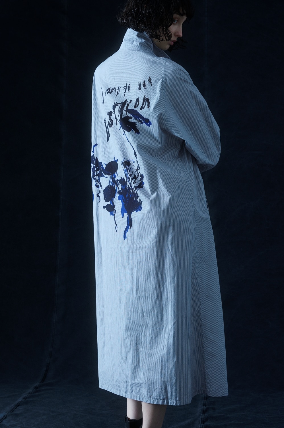LOOK 02
