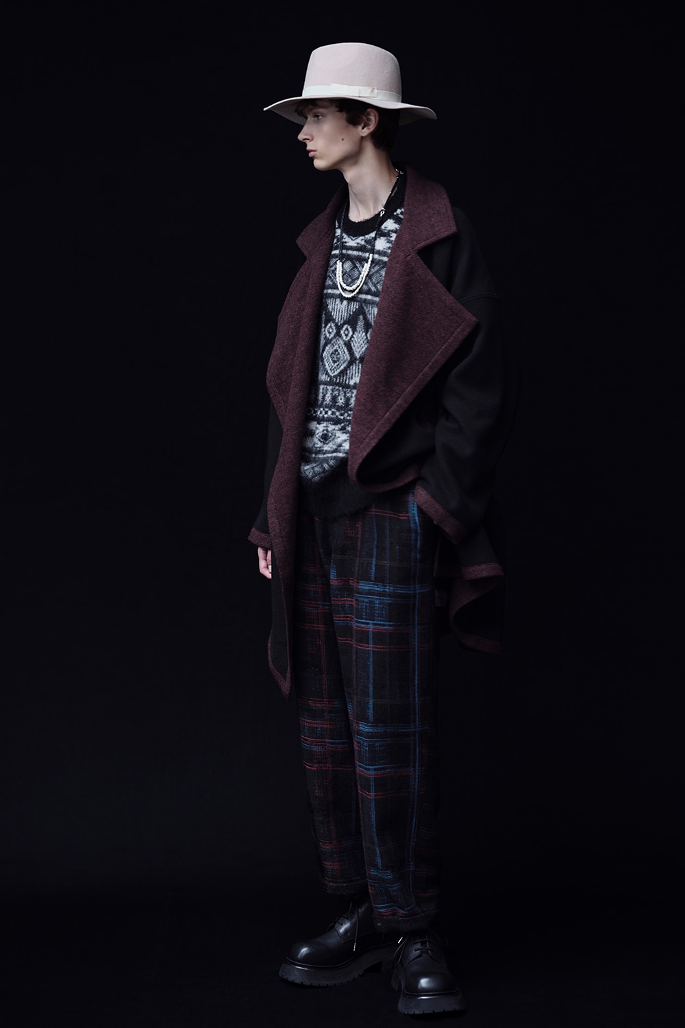LOOK 09