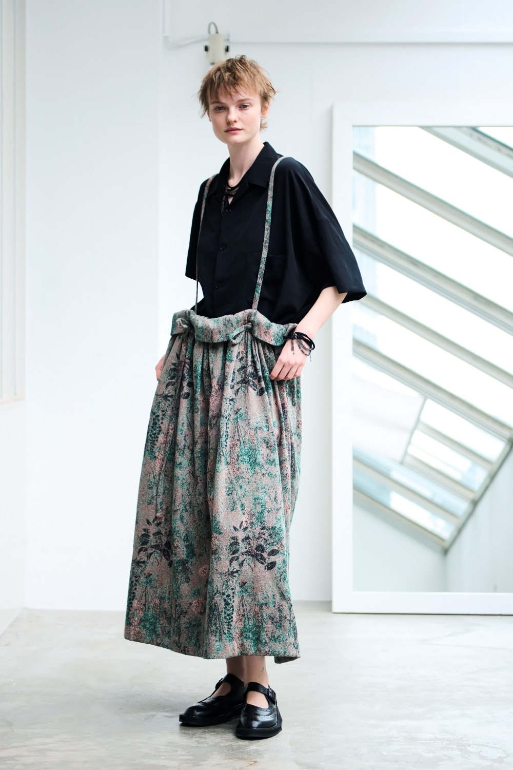 LOOK 27