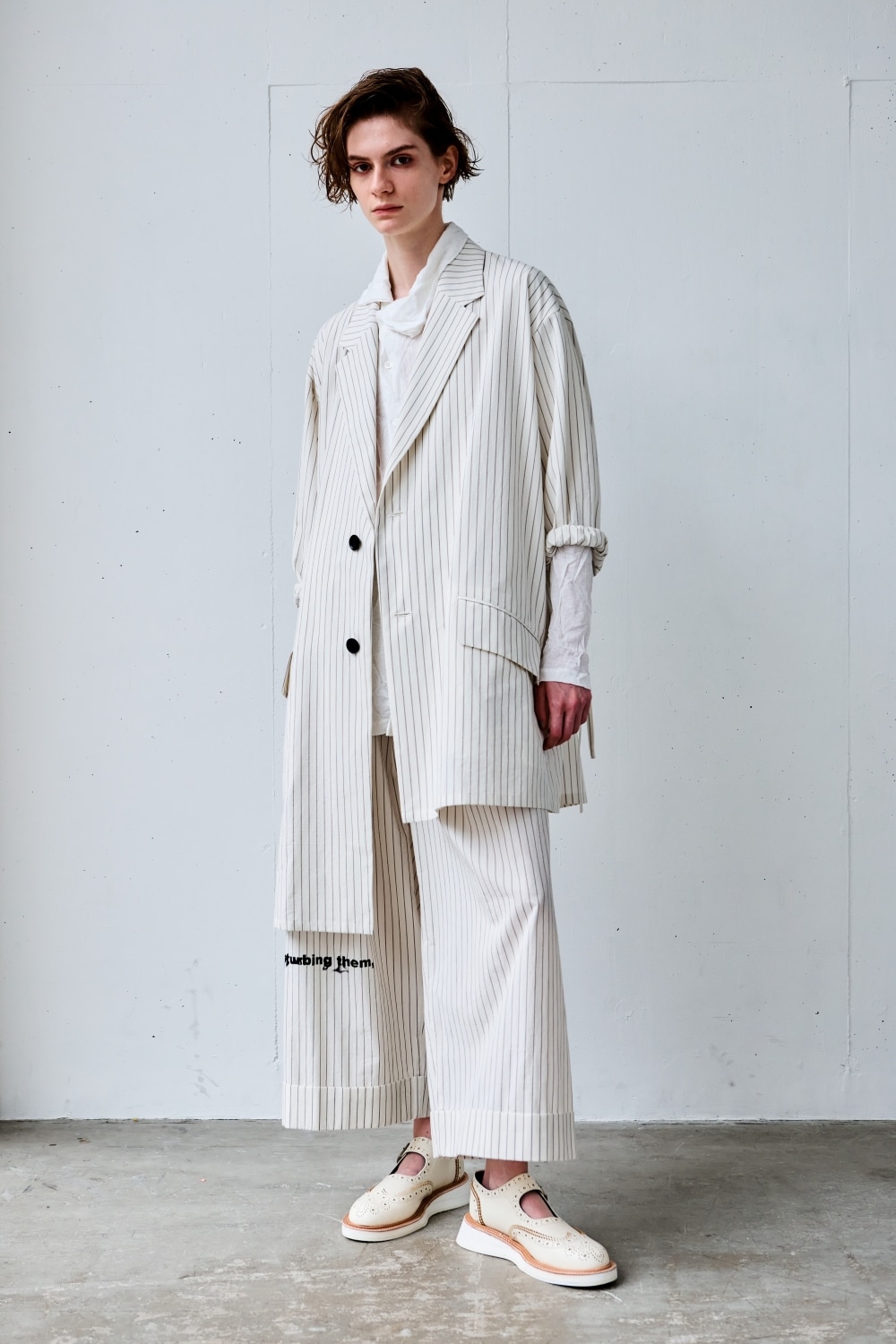 LOOK 06