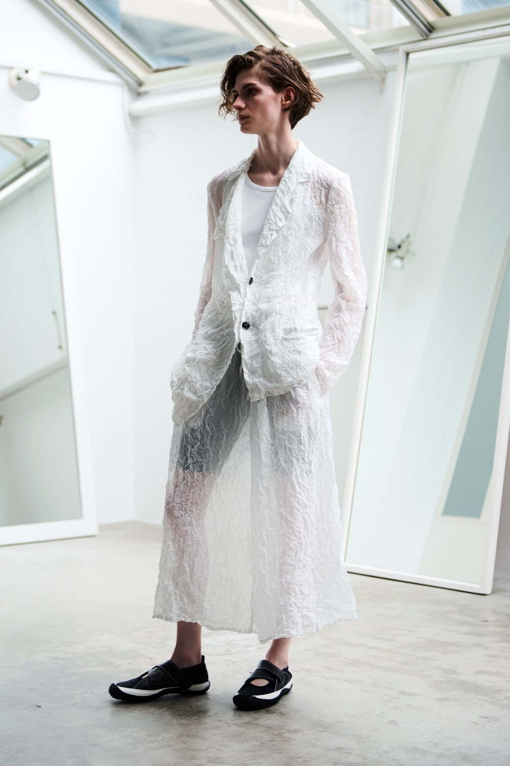 LOOK 04