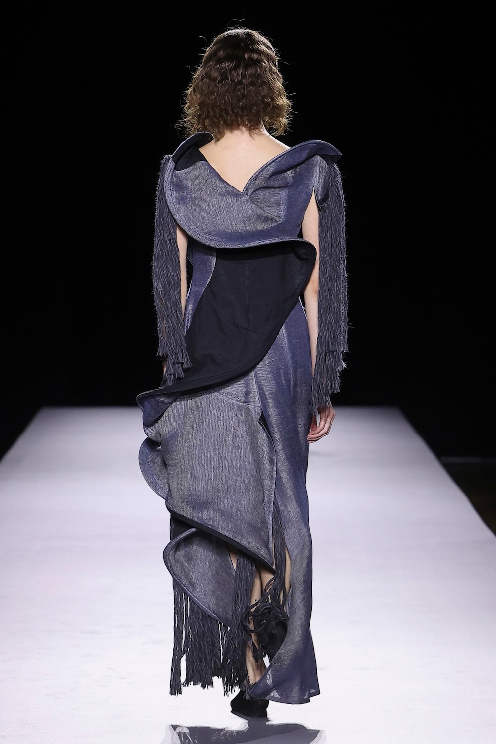LOOK 01